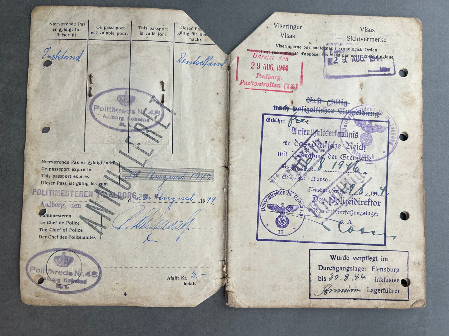 WW2 Dansk Rejsepas med tyske stempler. Original.