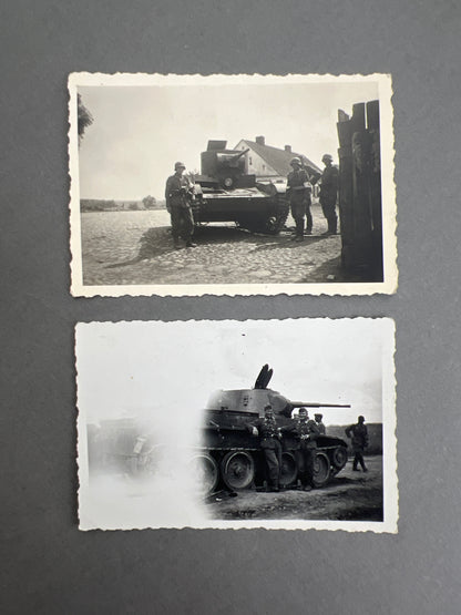 WW2 Tysk Wehrmacht Privatfotos fra Østfronten med russisk Panzer. 2 Sanitäter soldater med armbind og forbindingstasker. Original.