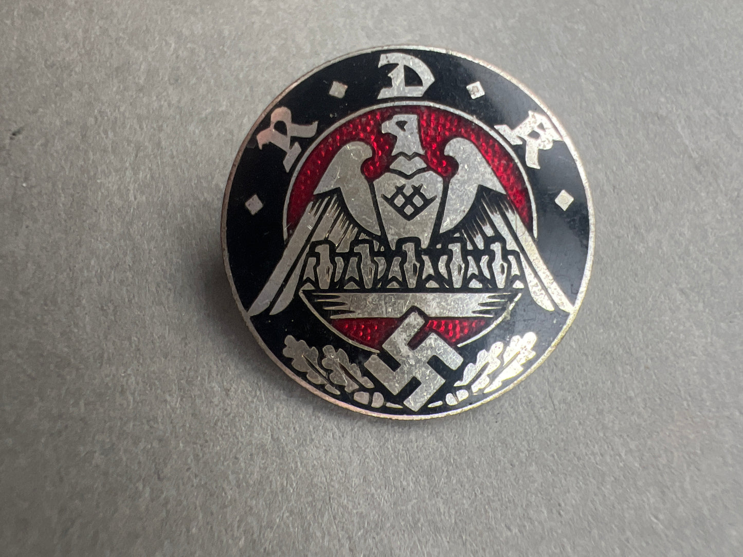 WW2 Tysk R.D.K (Reichsbund der Kinderreichen) Medlemsmærke. Original.