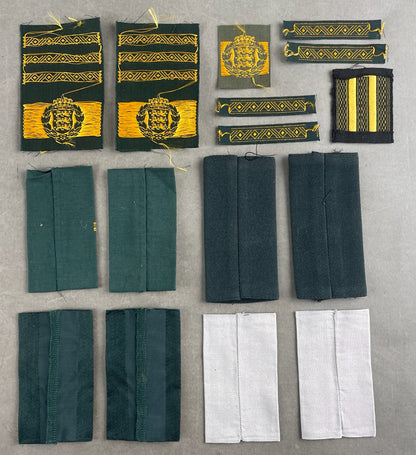 Blandet Lot af Danske Militær Stofmærker. Original.