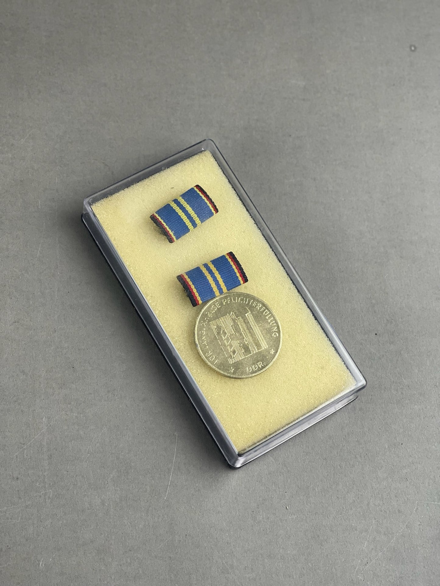 Østtysk DDR Medalje i æske. Original.