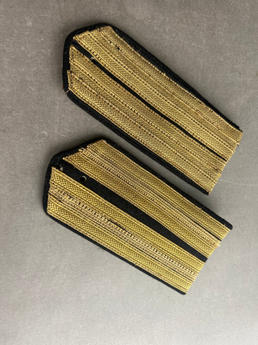 WW2 Russiske Skulderstropper. Tysk produceret i de besatte områder, med tysk materiale. Original.