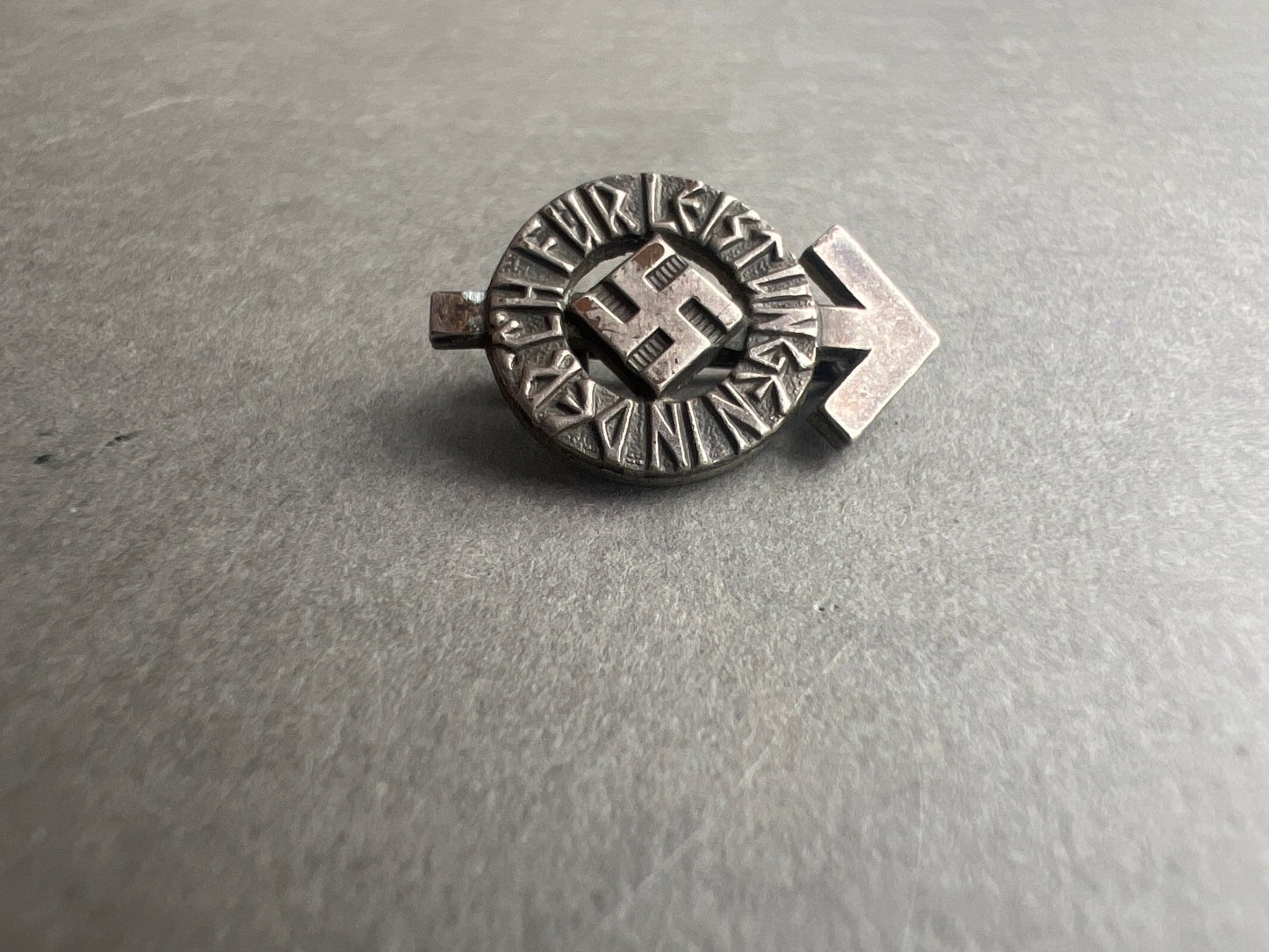 WW2 Tysk "HJ-Leistungsabzeichen" i Sølv. Miniature. Fremstiller RZM M1/34. Original.