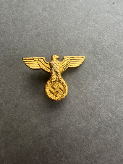 WW2 Tysk NSDAP Slipseørn. I guld for NSDAP-ledere. Fremstiller RZM M1/34. Sjælden. Original.