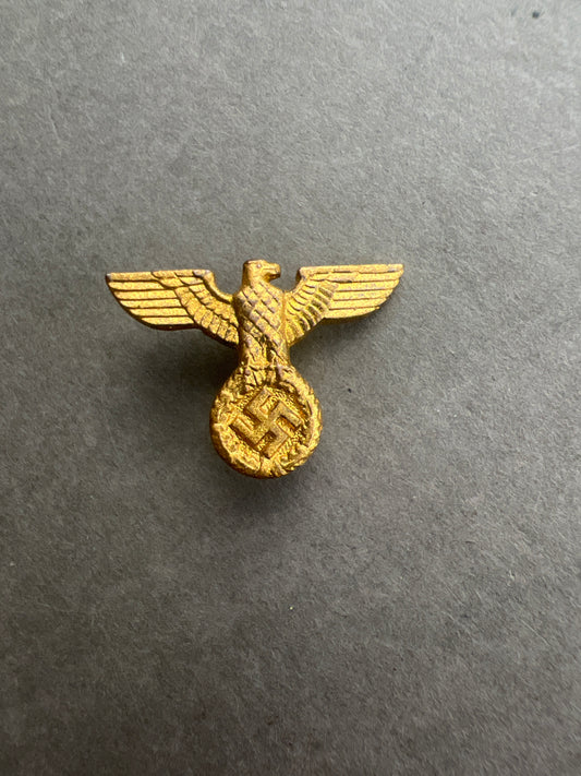 WW2 Tysk NSDAP Slipseørn. I guld for NSDAP-ledere. Fremstiller RZM M1/34. Sjælden. Original.