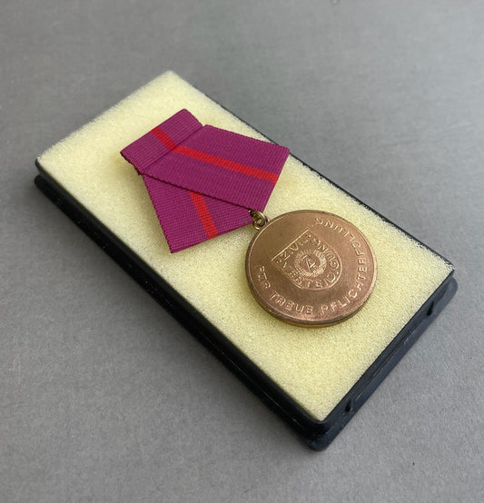Østtysk DDR Medalje i Æske. Original.