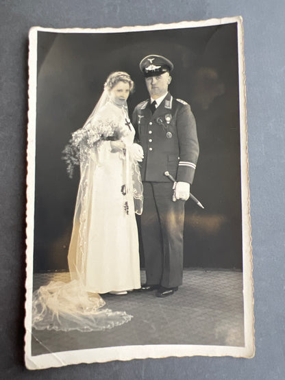 WW2 Tysk Luftwaffe Foto-Postkort. Med daggert. Original.