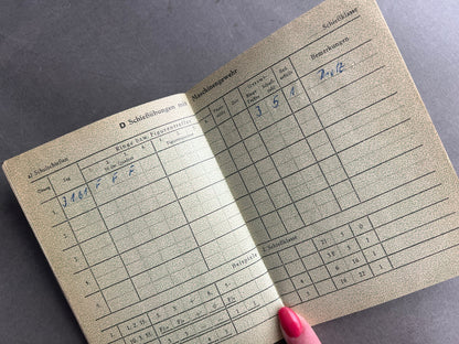 Vesttysk "Polizei Schiessbuch". Original.