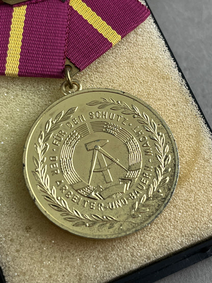 Østtysk DDR Medalje. I æske. Original.