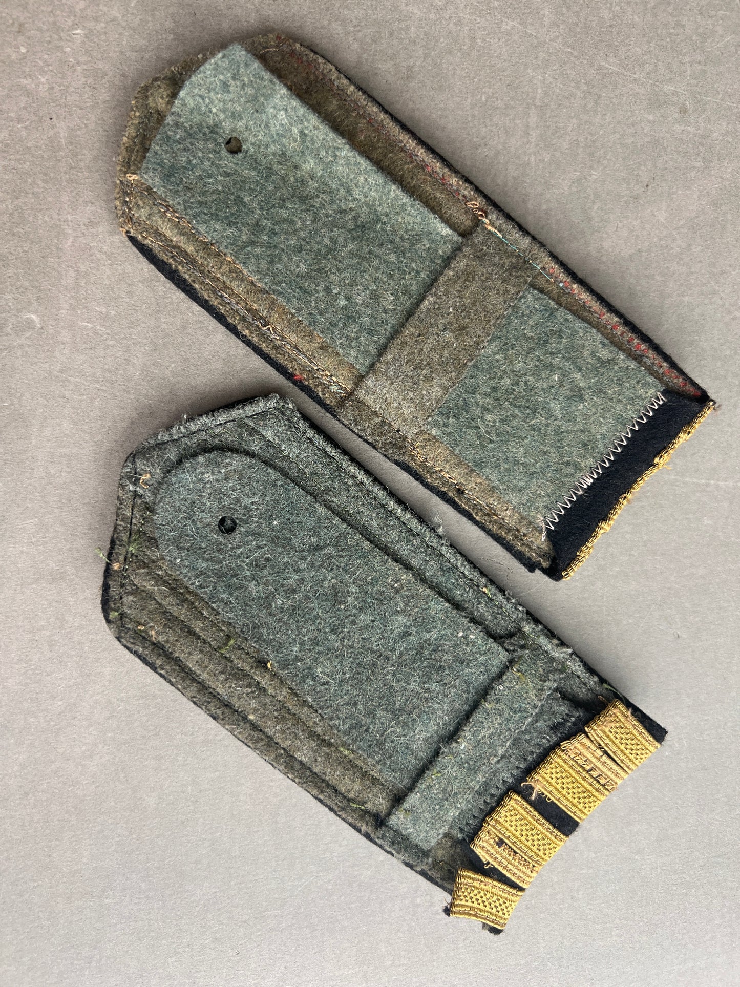 WW2 Russiske Skulderstropper. Tysk produceret i de besatte områder, med tysk materiale. Original.