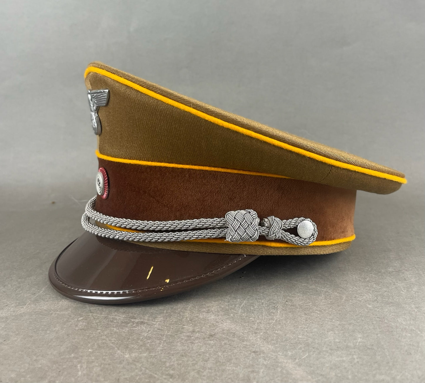 WW2 Tysk Adolf Hitler Kasket. Efterkrigs.