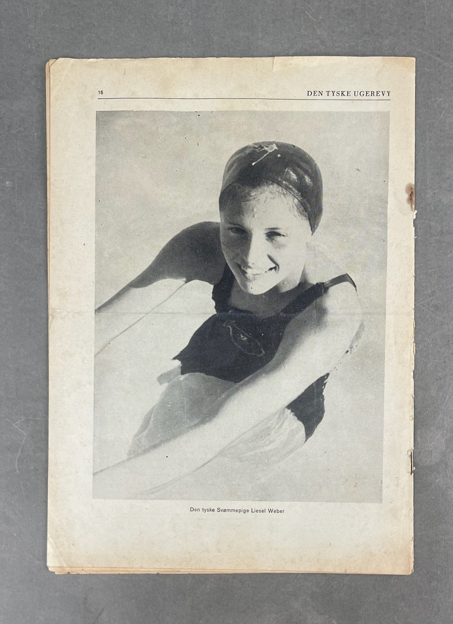 WW2 Dansk Nazistisk "Den Tyske Ugerevy" Blad. Original.