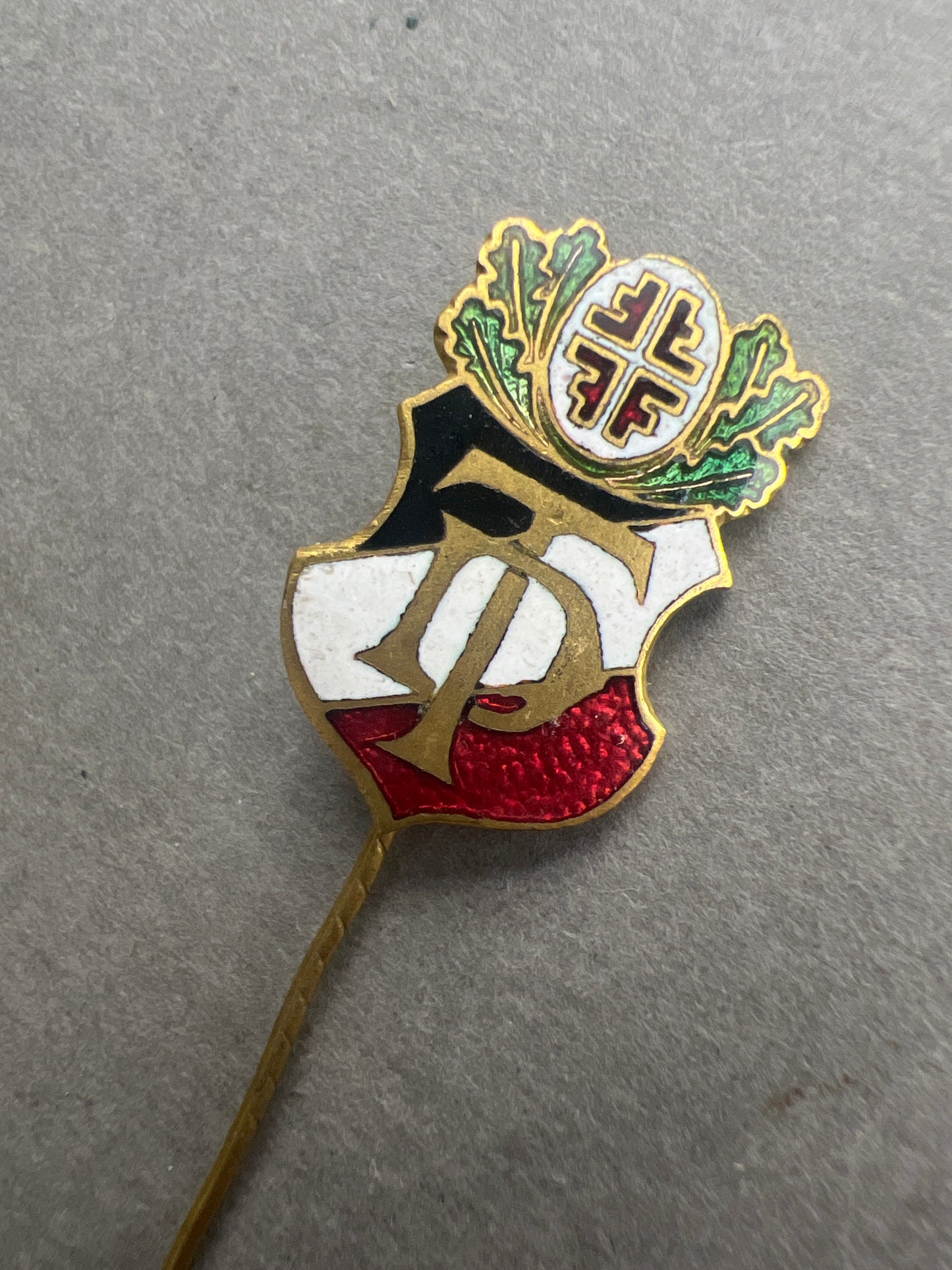 WW2 Tysk DT (Deutscher Turnerbund) Æres Medlemspin. Ses ikke tit. Original.