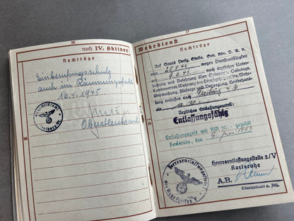 WW2 Tysk Wehrpass Lot fra en Gefreiter. Original.