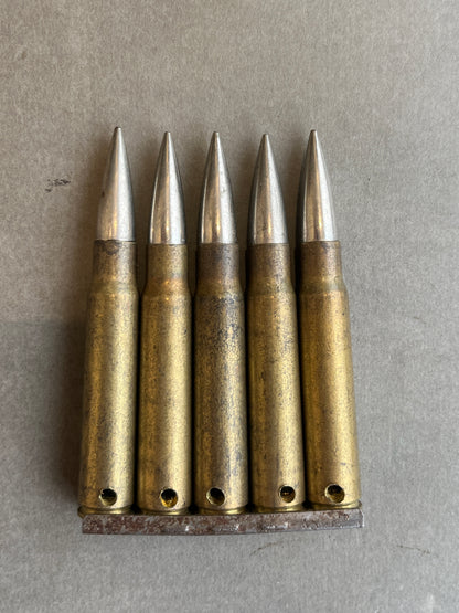 WW2 Tysk K98 patroner i laderamme. Deaktiveret. Original.