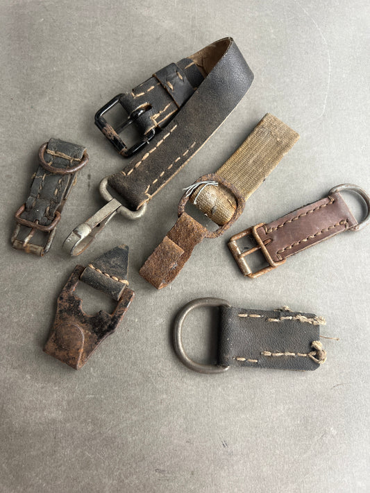 WW2 Tysk Lot af remme til udstyr. Original.