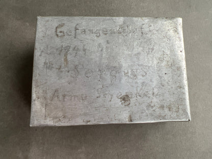 WW2 Tysk Krigsfangenskab æske. Lavet i zink. Original.