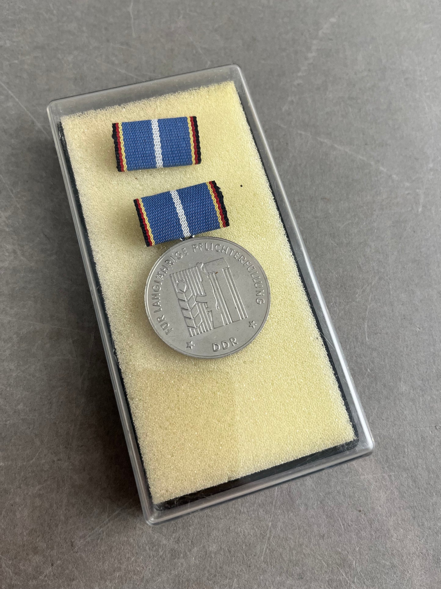 Østtysk DDR Medalje. I æske. Original.