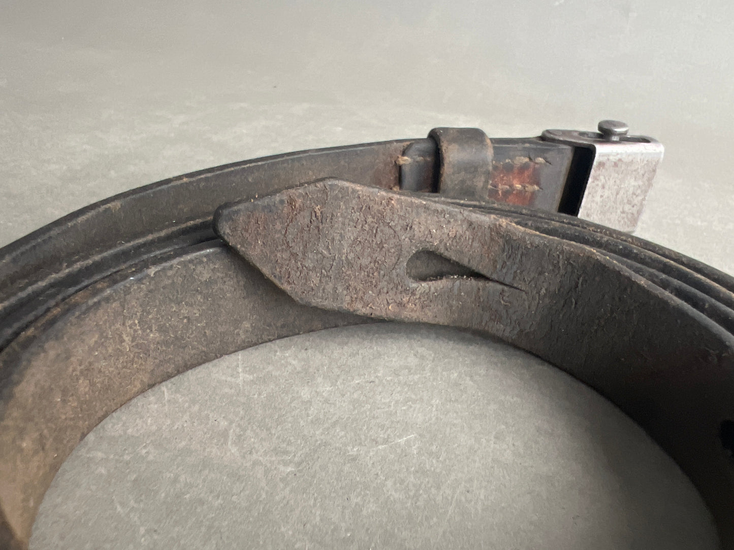 WW2 Tysk MP38u.40 Rem (2 huller til lukning). Med fremstiller. Original.