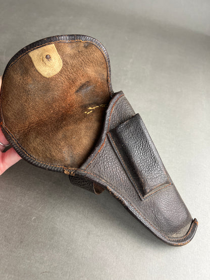 WW2 Tysk Senkrigs 7,65 Pistolhylster i Svineskind. Original.