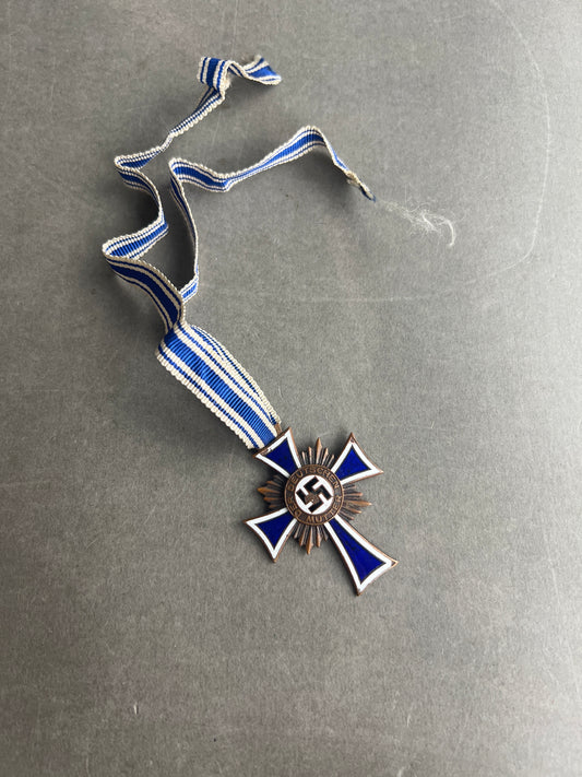 WW2 Tysk Mutterkreuz i Bronze. Original.