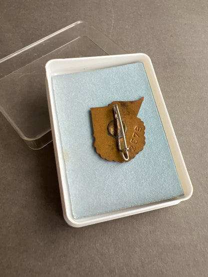 Østtysk DDR Medalje/Pin i æske. Original.