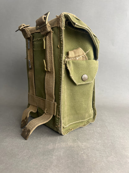 Dansk Militær Taske til Bælte/Rygsæk. Original.