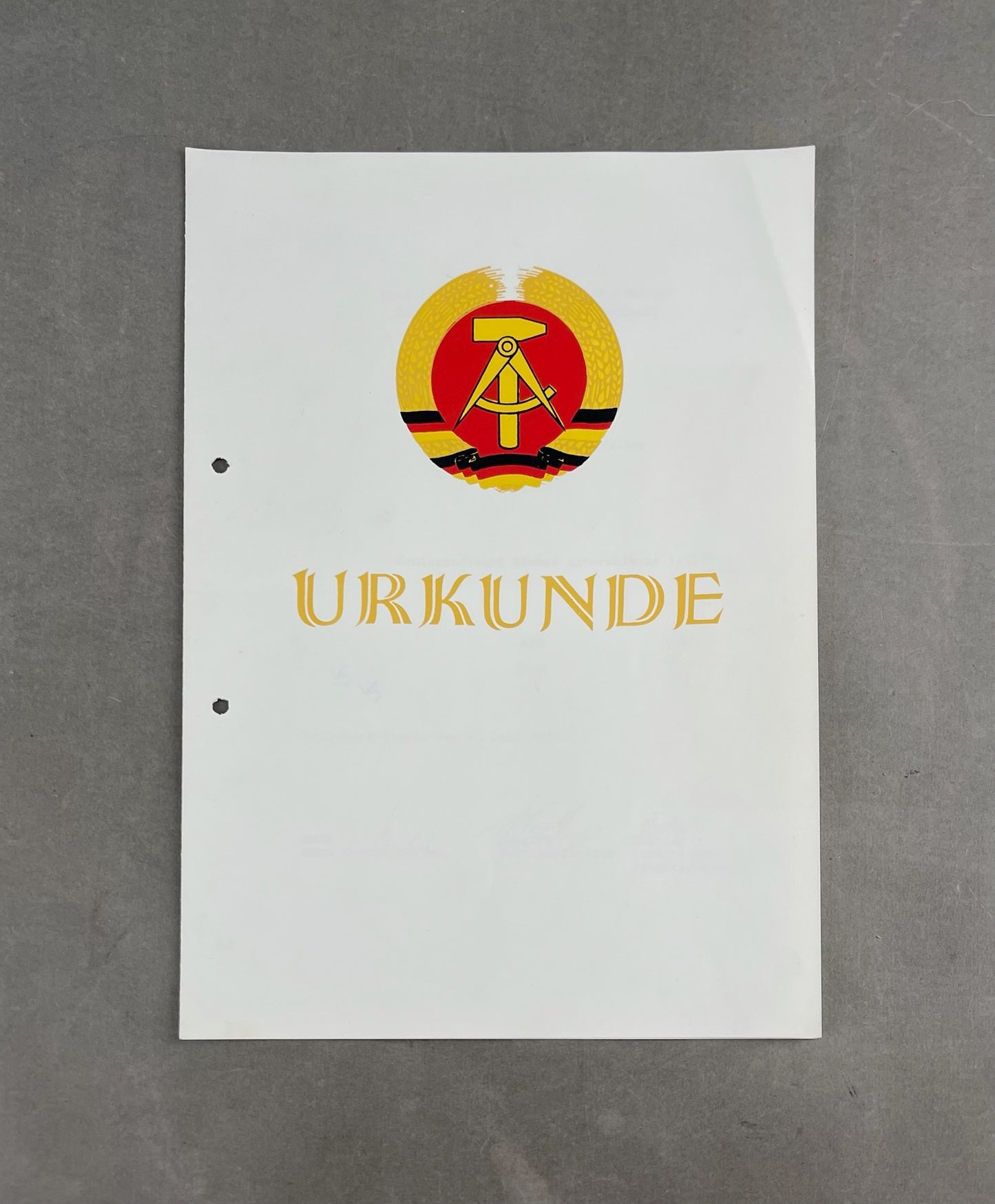 Østtysk DDR Stort Urkunde/Medalje Lot. Original.