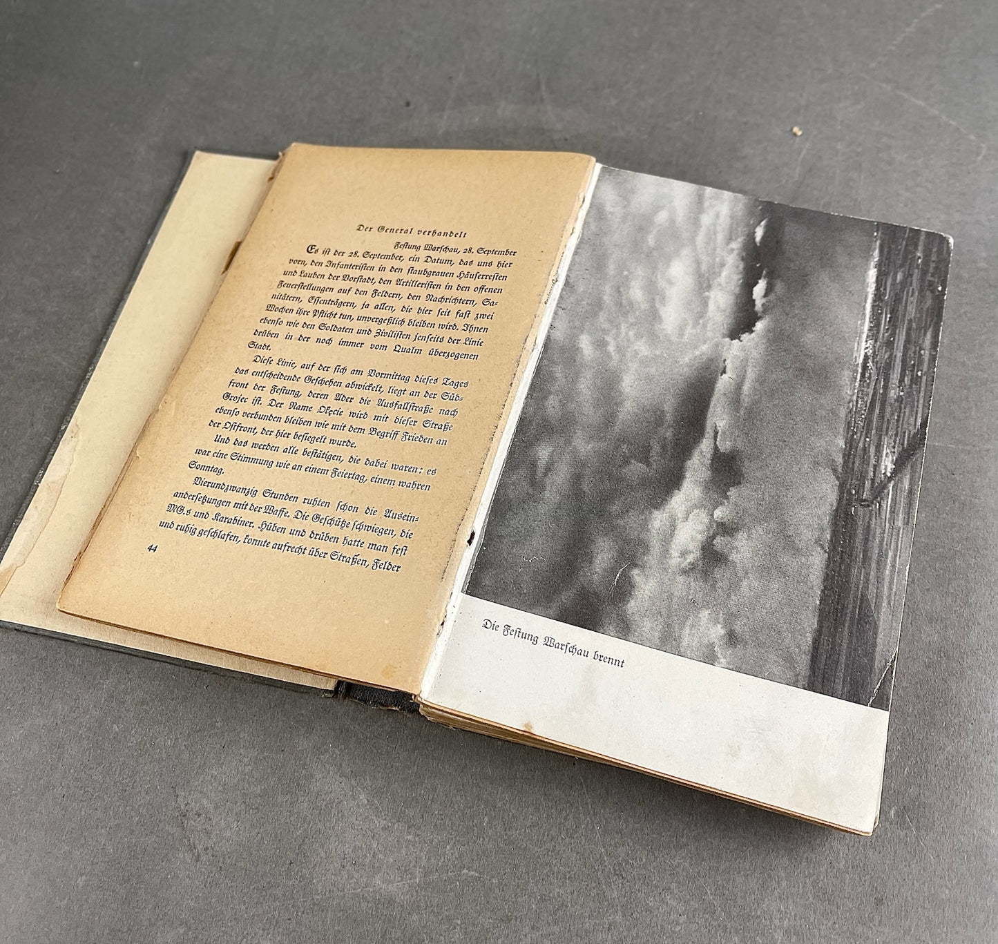 WW2 Tysk Luftwaffe Bog. Original.