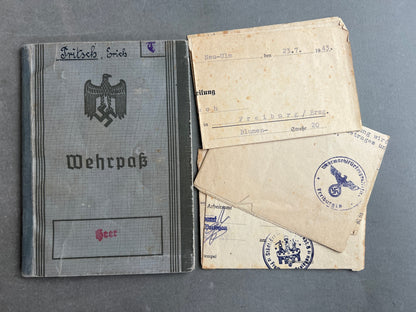 WW2 Tysk Wehrpass Lot fra en Gefreiter. Original.