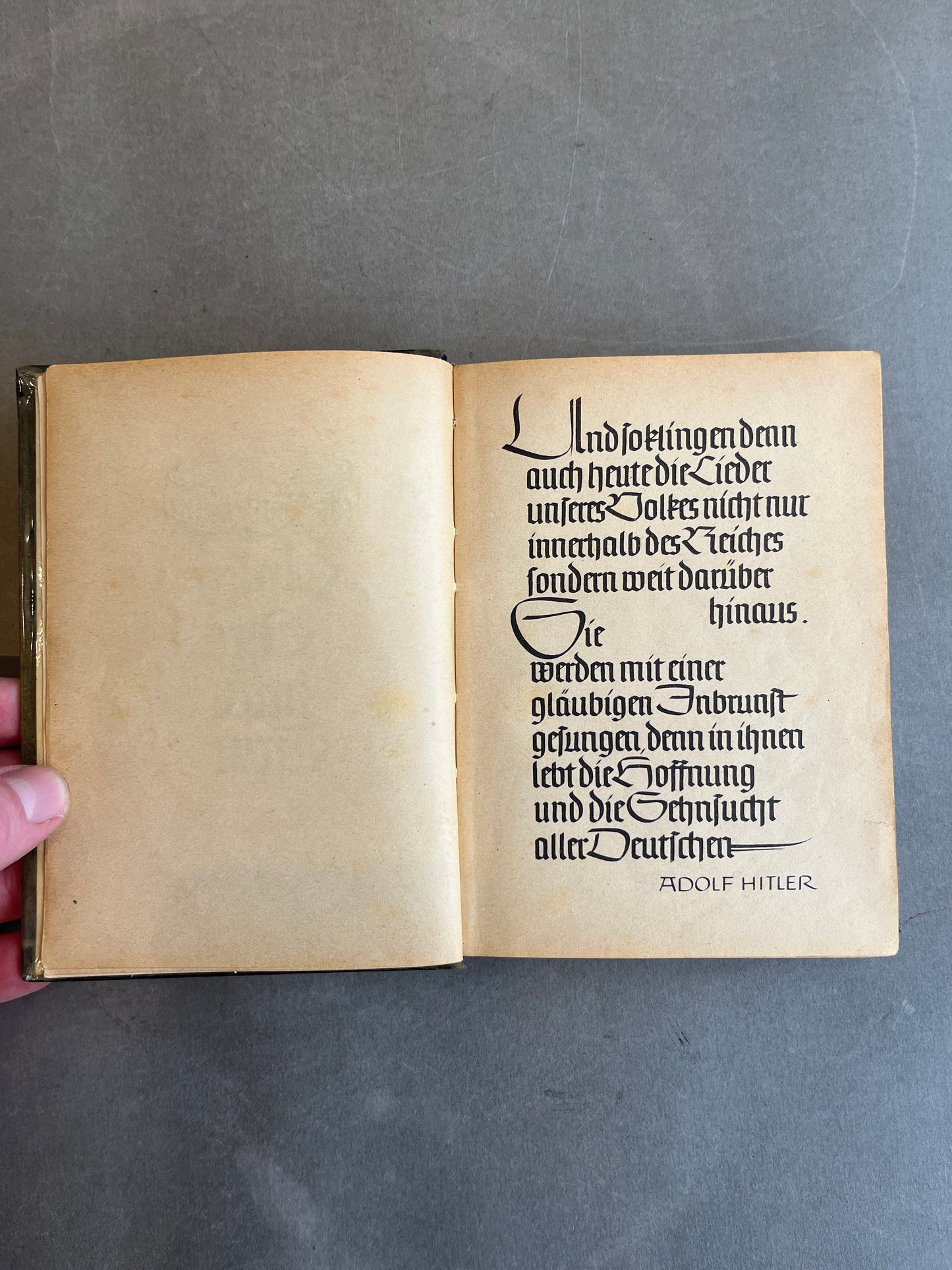 WW2 Tysk Waffen-SS "Liederbuch". Indbundet i beskyttende "bogplast". Original.