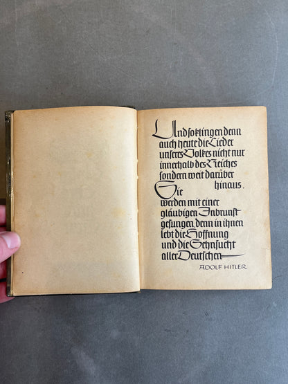 WW2 Tysk Waffen-SS "Liederbuch". Indbundet i beskyttende "bogplast". Original.