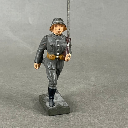 WW2 Tysk Lineol Legetøjssoldat. Original.
