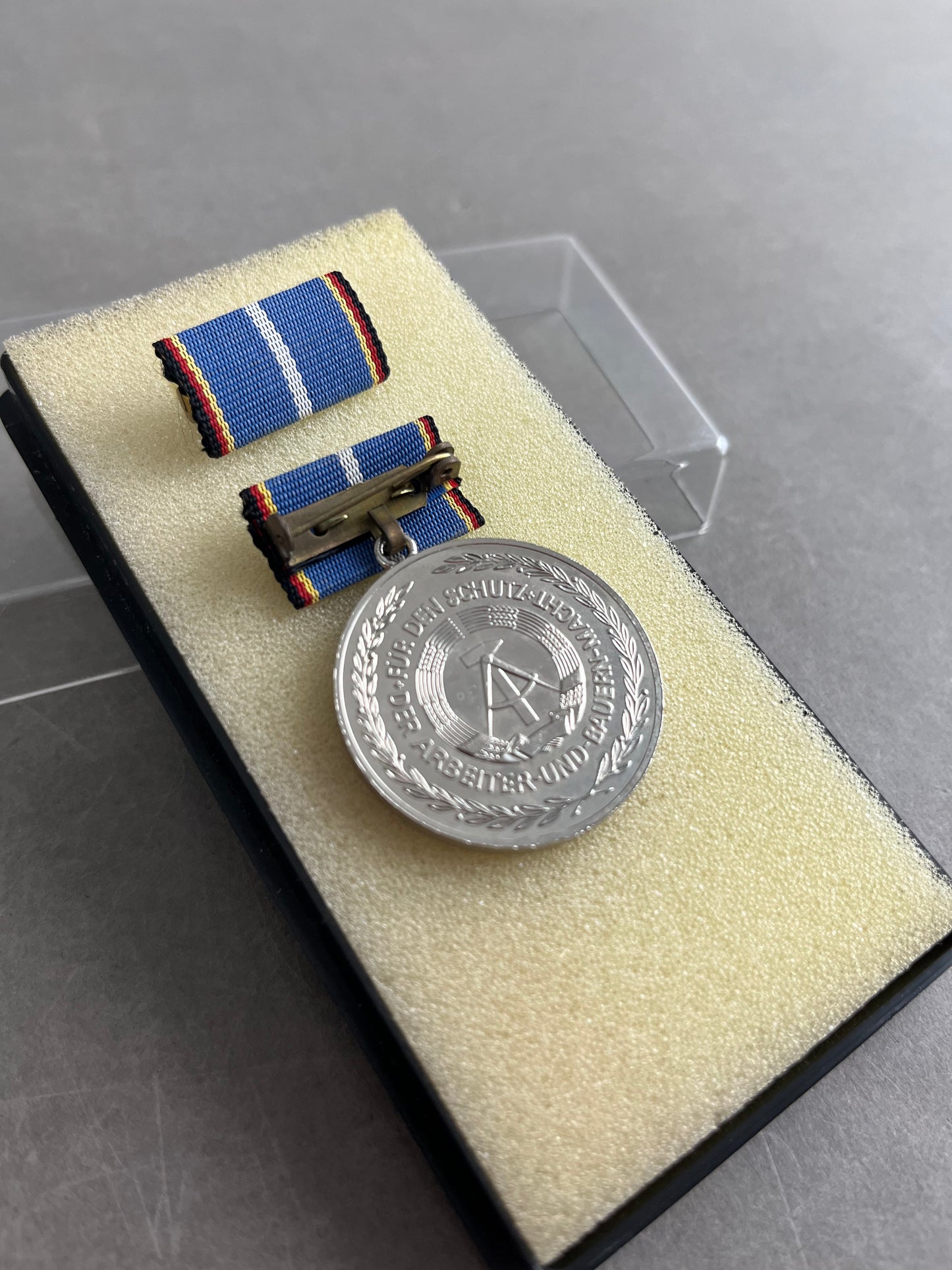 Østtysk DDR Medalje. I æske. Original.