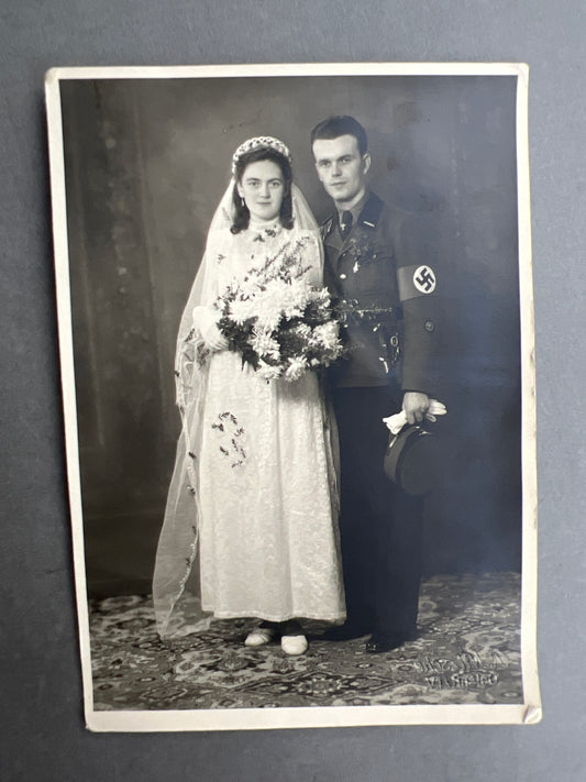 WW2 Tysk NSKK Bryllupsbillede. Med Daggert, Armbind, Slipseørn mv. Super foto! Original.