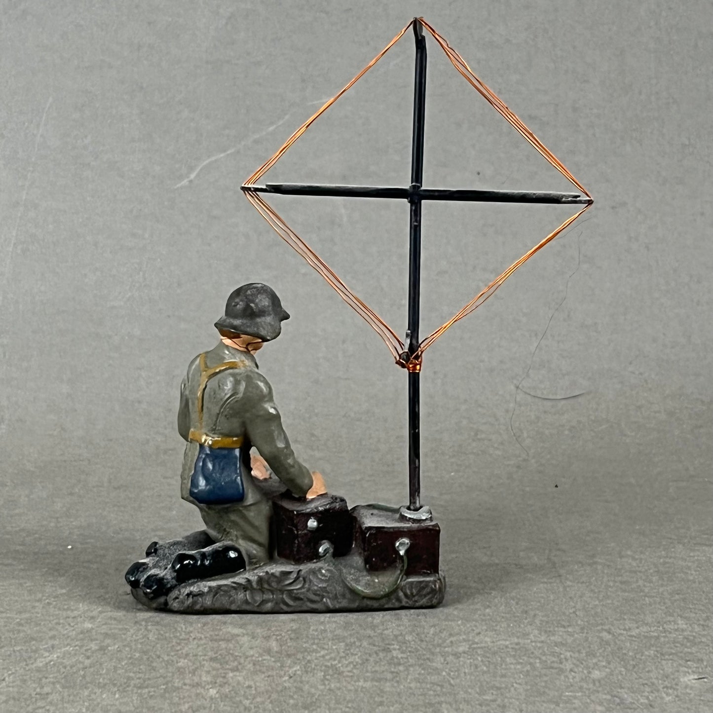 WW2 Tysk Lineol Legetøjssoldat. Original.