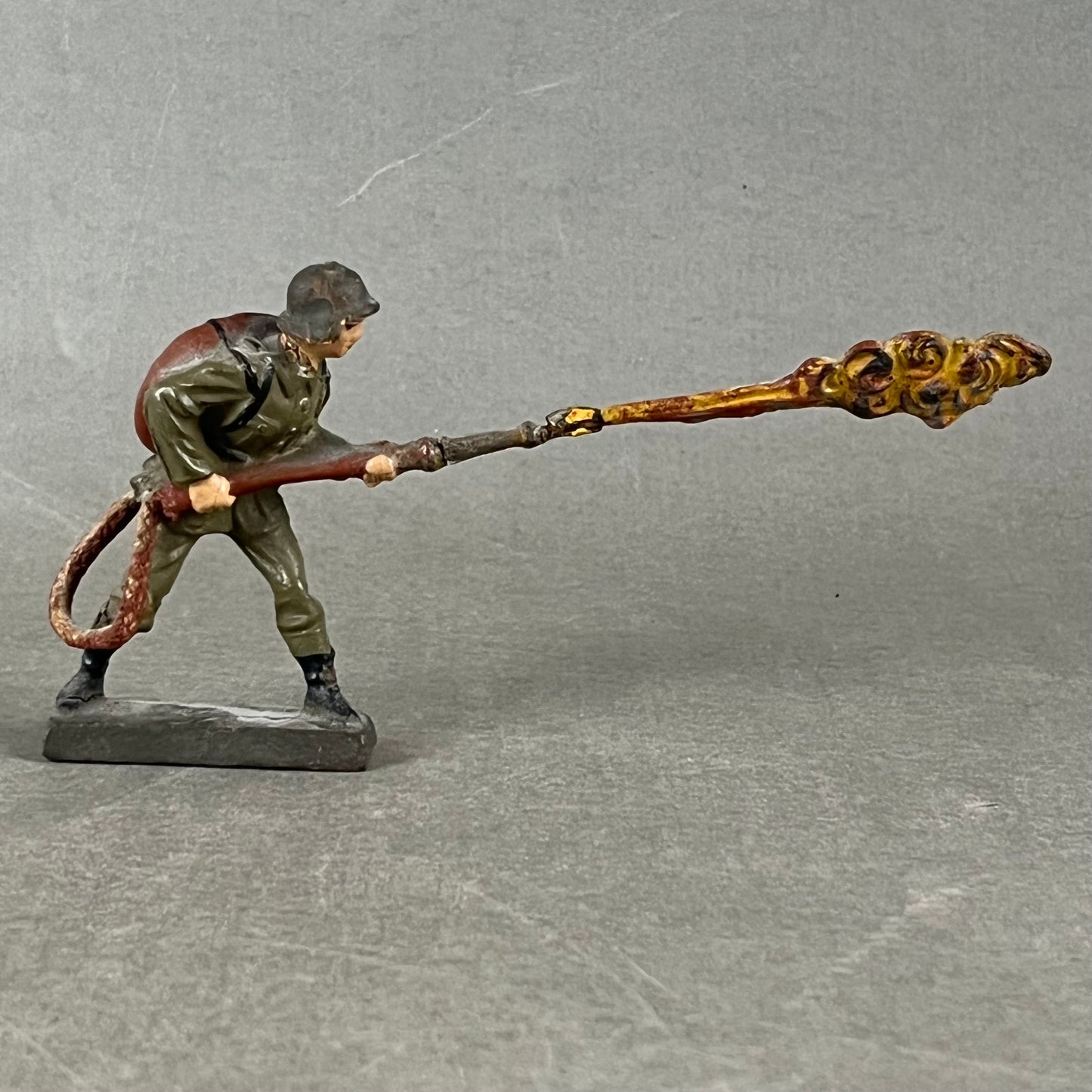WW2 Tysk Lineol Legetøjssoldat. Original.