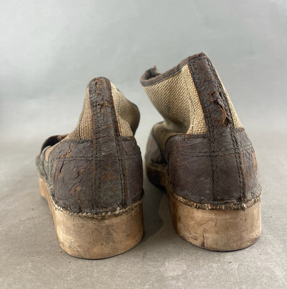 WW2 Tysk Fangelejr/arbejdslejr støvler. Lavet af Træsåler, lærred- og læderrester mv. Original.