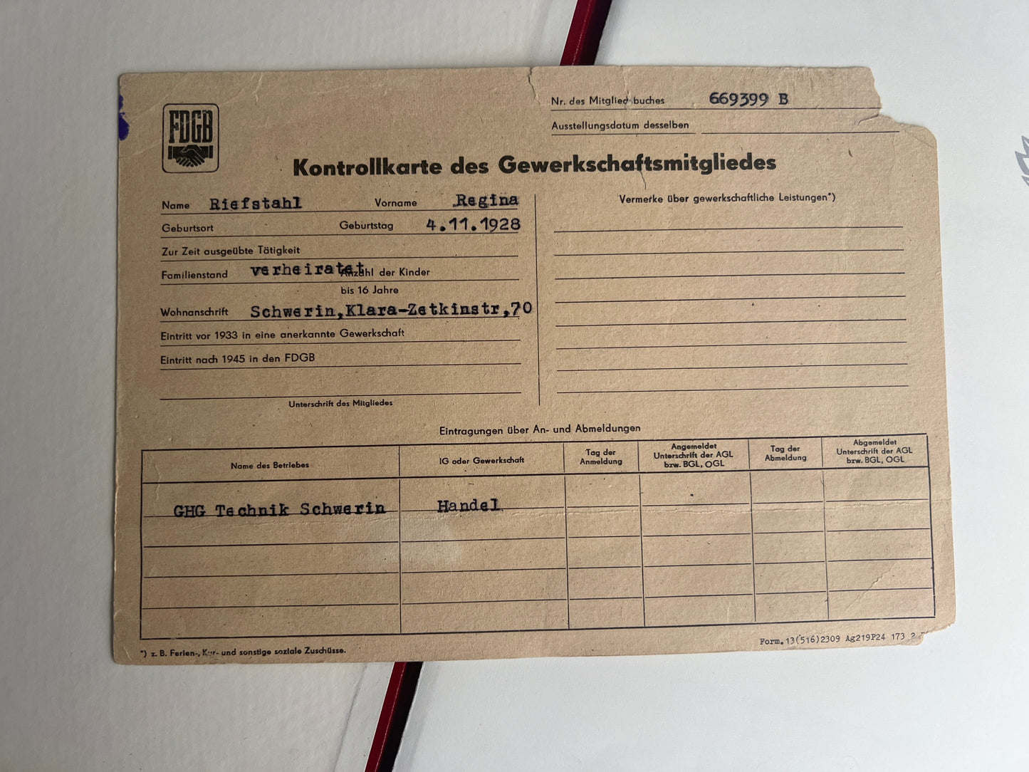 Østtysk DDR Urkunde Mappe med Urkunde. Original.