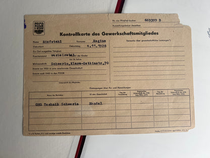 Østtysk DDR Urkunde Mappe med Urkunde. Original.