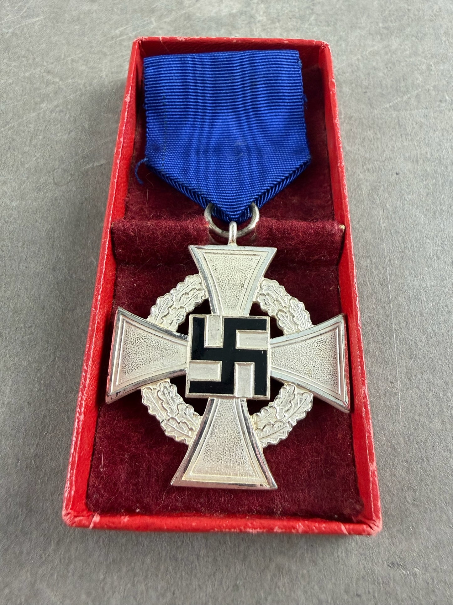 WW2 Tysk Treudienst 25 års i æske. Original.