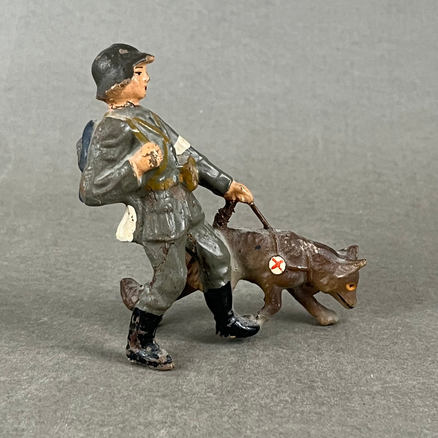 WW2 Tysk Lineol Legetøjssoldat. Original.