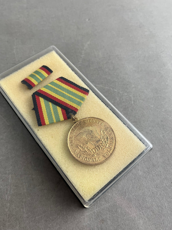 Østtysk DDR Medalje. I æske. Original.