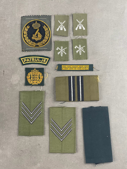 Blandet Lot af Danske Militær Stofmærker. Original.