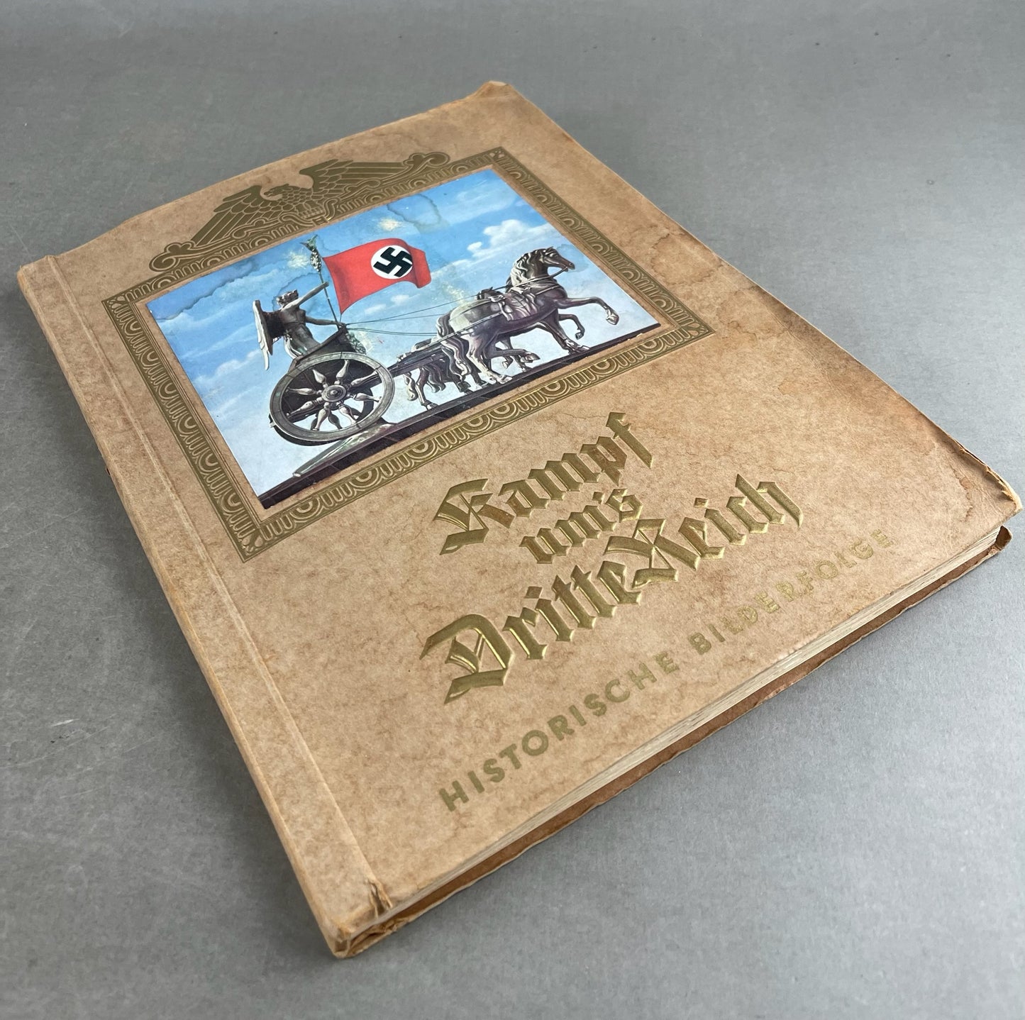 WW2 Tysk NSDAP "Cigaretten Album" om alle organisationerne. Komplet. 24x32cm. Original.