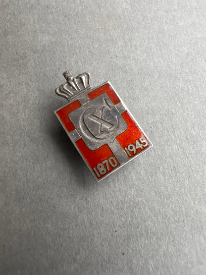 WW2 Dansk Georg Jensen Kongemærke i ægte sølv. Original.