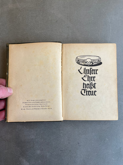 WW2 Tysk Waffen-SS "Liederbuch". Indbundet i beskyttende "bogplast". Original.