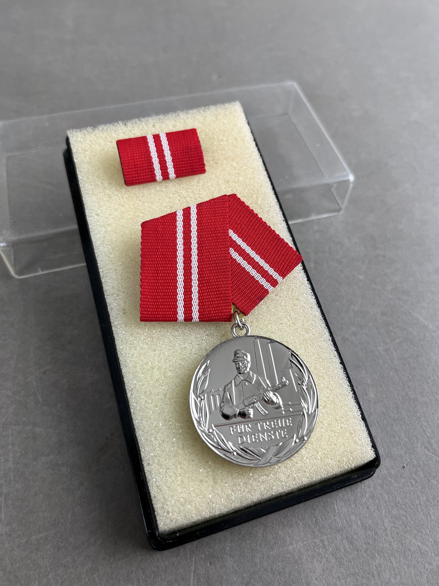 Østtysk DDR Medalje. I æske. Original.