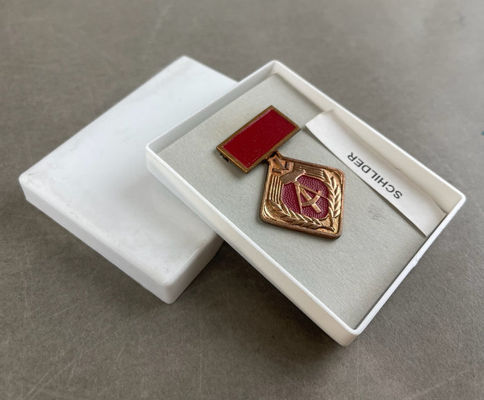 Østtysk DDR Medalje i Æske. Original.