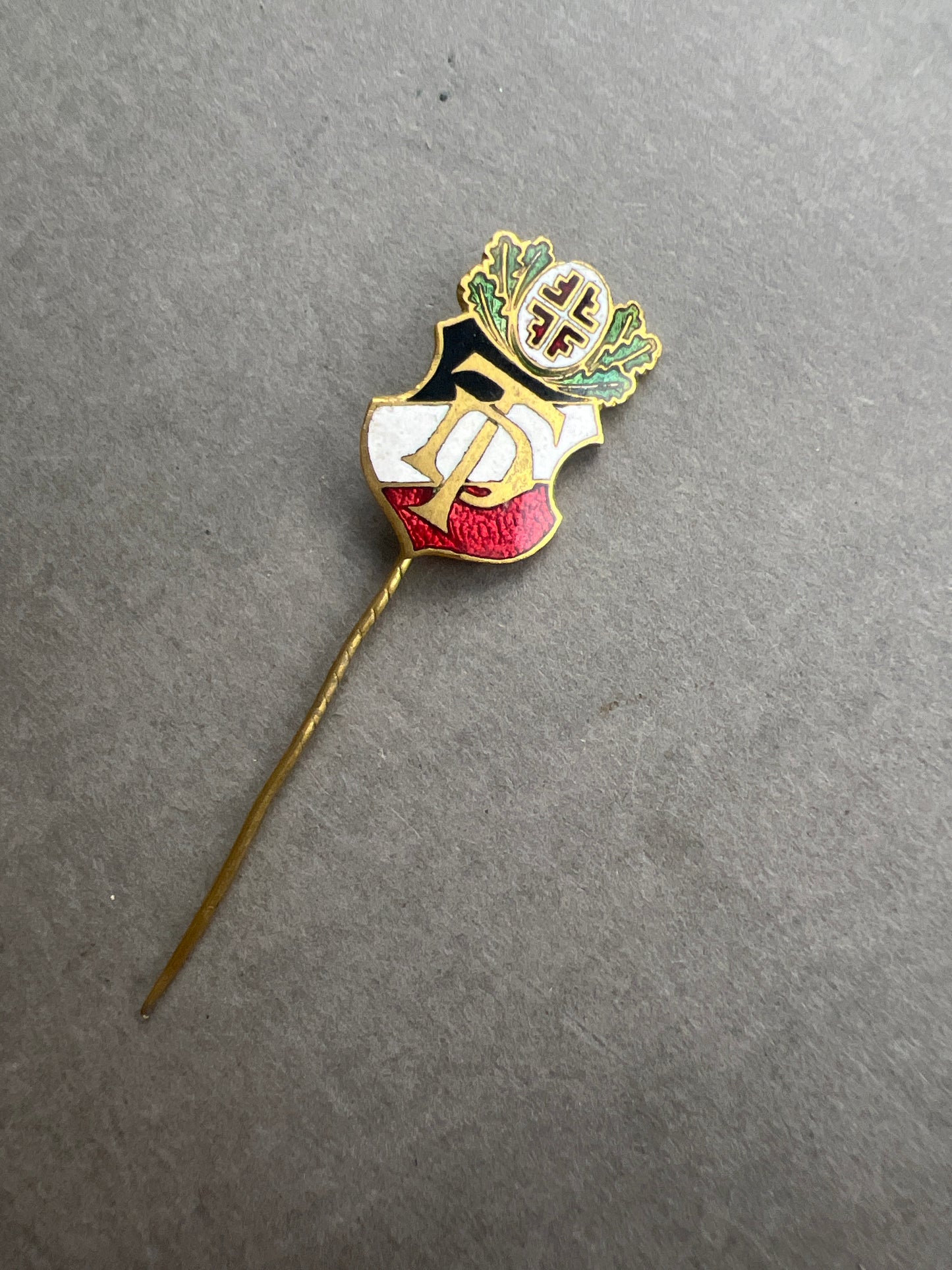 WW2 Tysk DT (Deutscher Turnerbund) Æres Medlemspin. Ses ikke tit. Original.